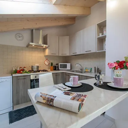 Silver Apartment *